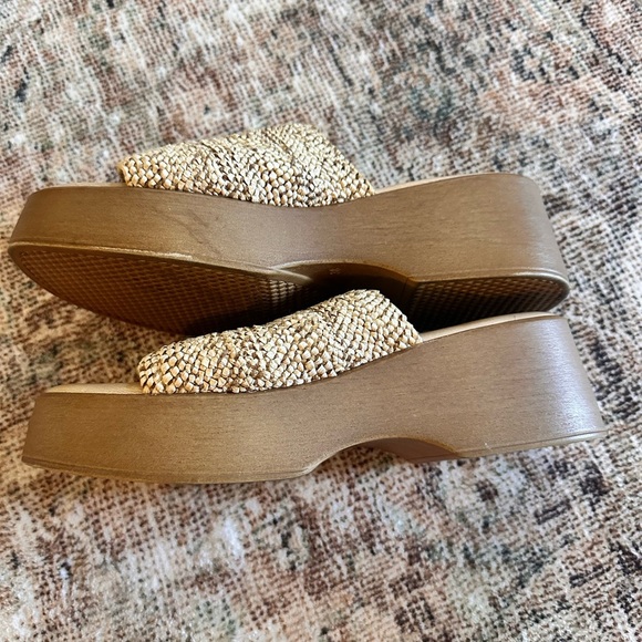 Steve Madden Women's Slinky30 Sandal - Picture 2 of 3